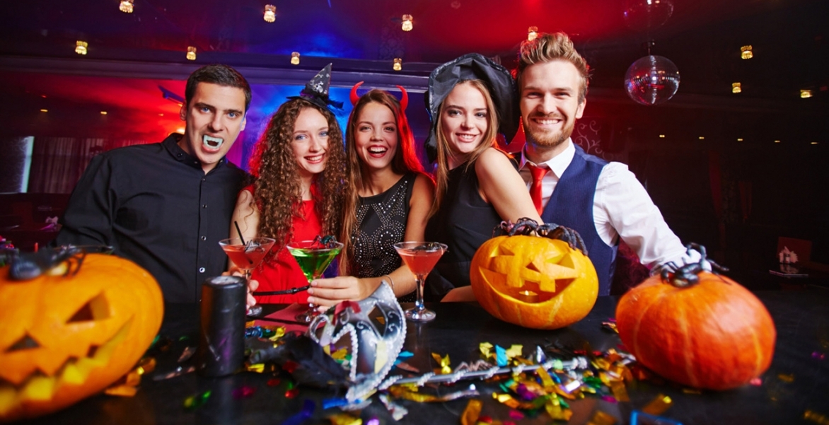 Most Interesting Facts About Halloween- 2017 Events Around the World!!